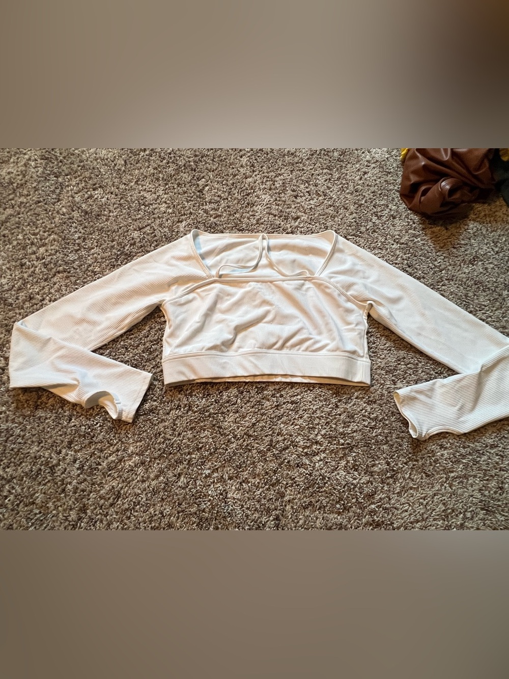 HALARA Cream Ribbed Long-Sleeve Crop Top